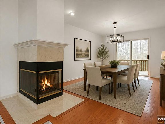 3rd image of 20 Lakeview Drive