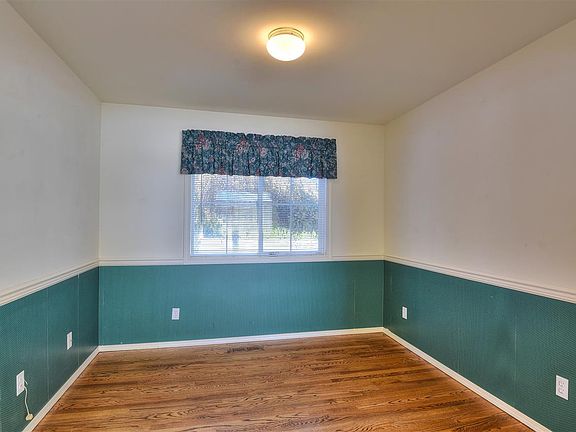 5th image of 23920 E Broadway Ct
