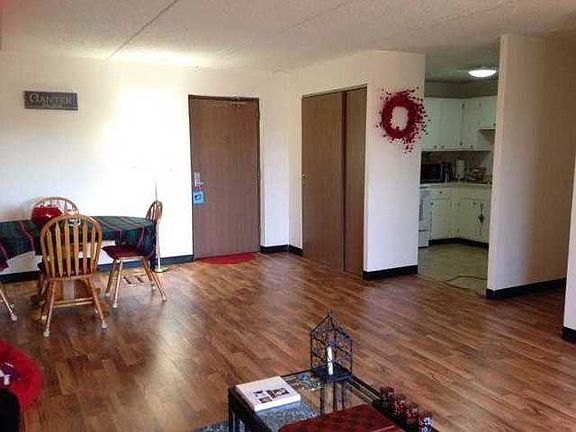 4th image of 1700 Wedgewood Dr APT 216