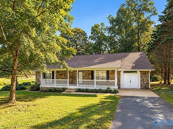 4th image of 551 Elbert Dr