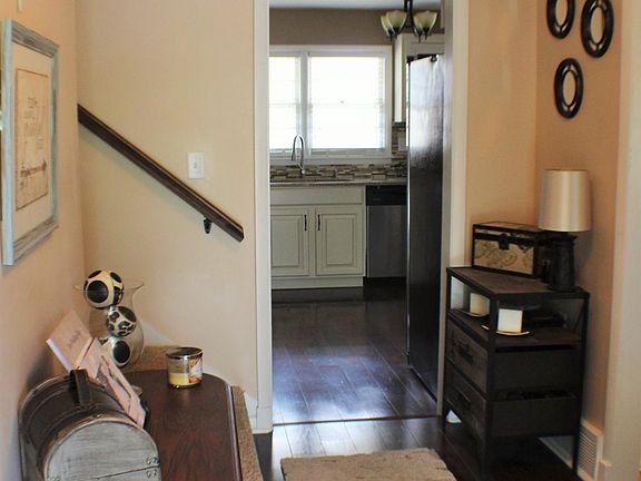 4th image of 1616 Sherwood Way
