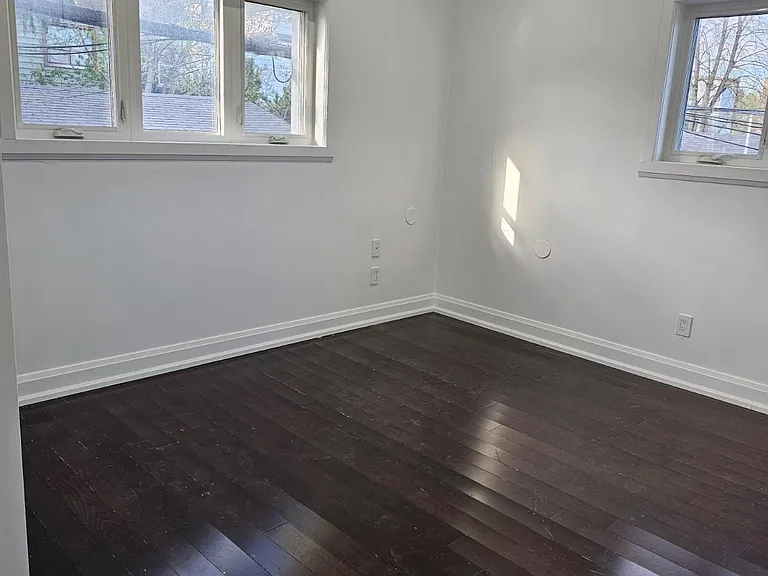 924 Danforth Ave #2 — Photo 9