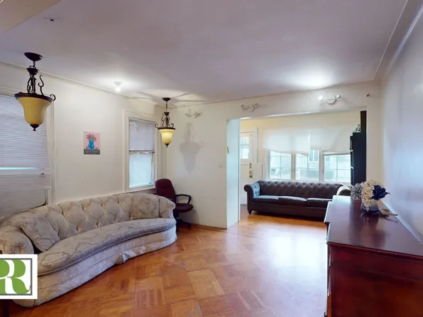 1327 East 34th Street image 2 of 6