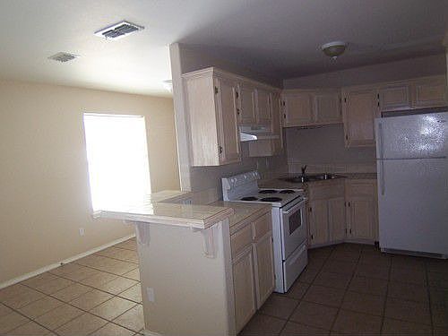 5th image of 733 Sonesta Dr