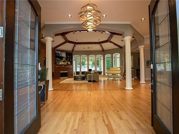 2nd image of 14831 Bellbrook Dr