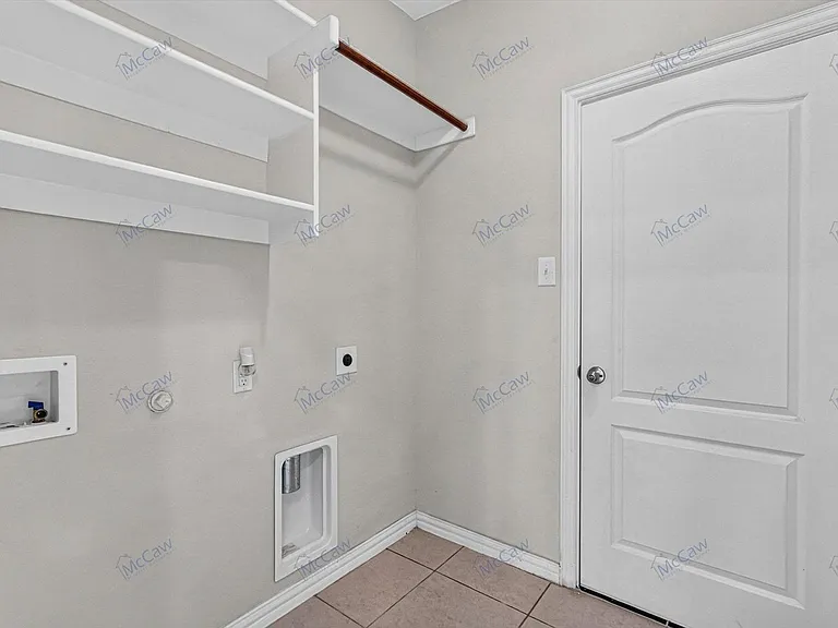 1314 Torrington Ln — Photo 19