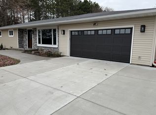 4346 Deerfield Rd, Eau Claire, WI 54701