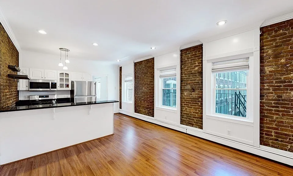 84 Prince St #D