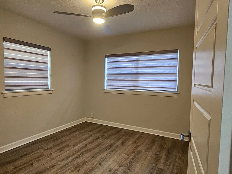 125 E Miller St — Photo 8