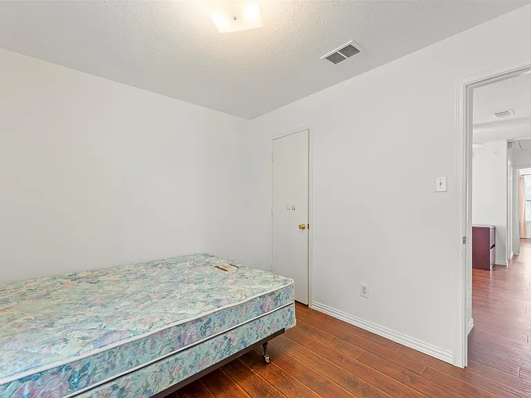 8252 Golf Green Cir — Photo 26