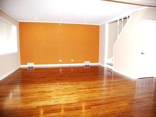 2nd image of 6812 S Kilbourn Ave