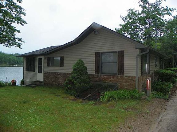 2nd image of 950 E Long Lake Dr