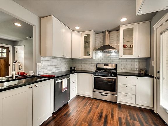 4th image of 10615 Fern Dr