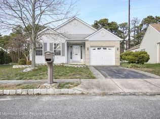 143 Chesterfield Ln, Toms River, NJ