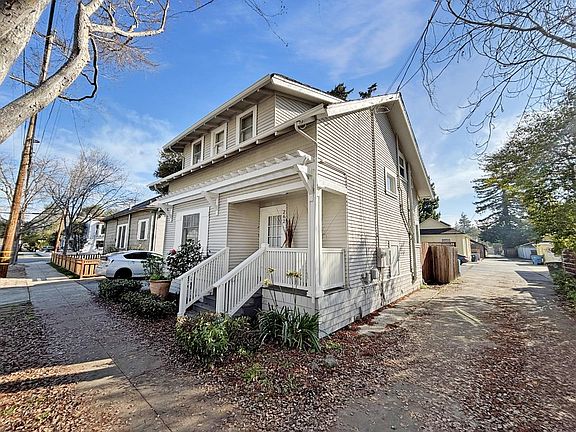 4th image of 262 Hawthorne Ave