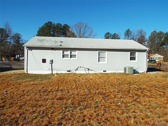 2nd image of 2533 Pinehurst Dr