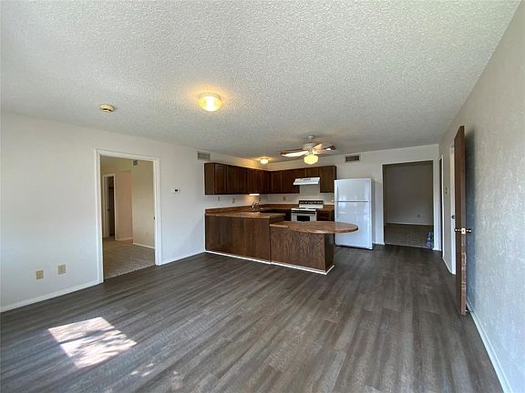 4th image of 5310 Wyrick Ln