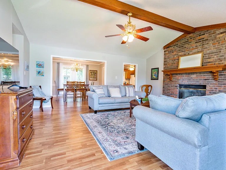 2703 Carrington Dr SW — Photo 2