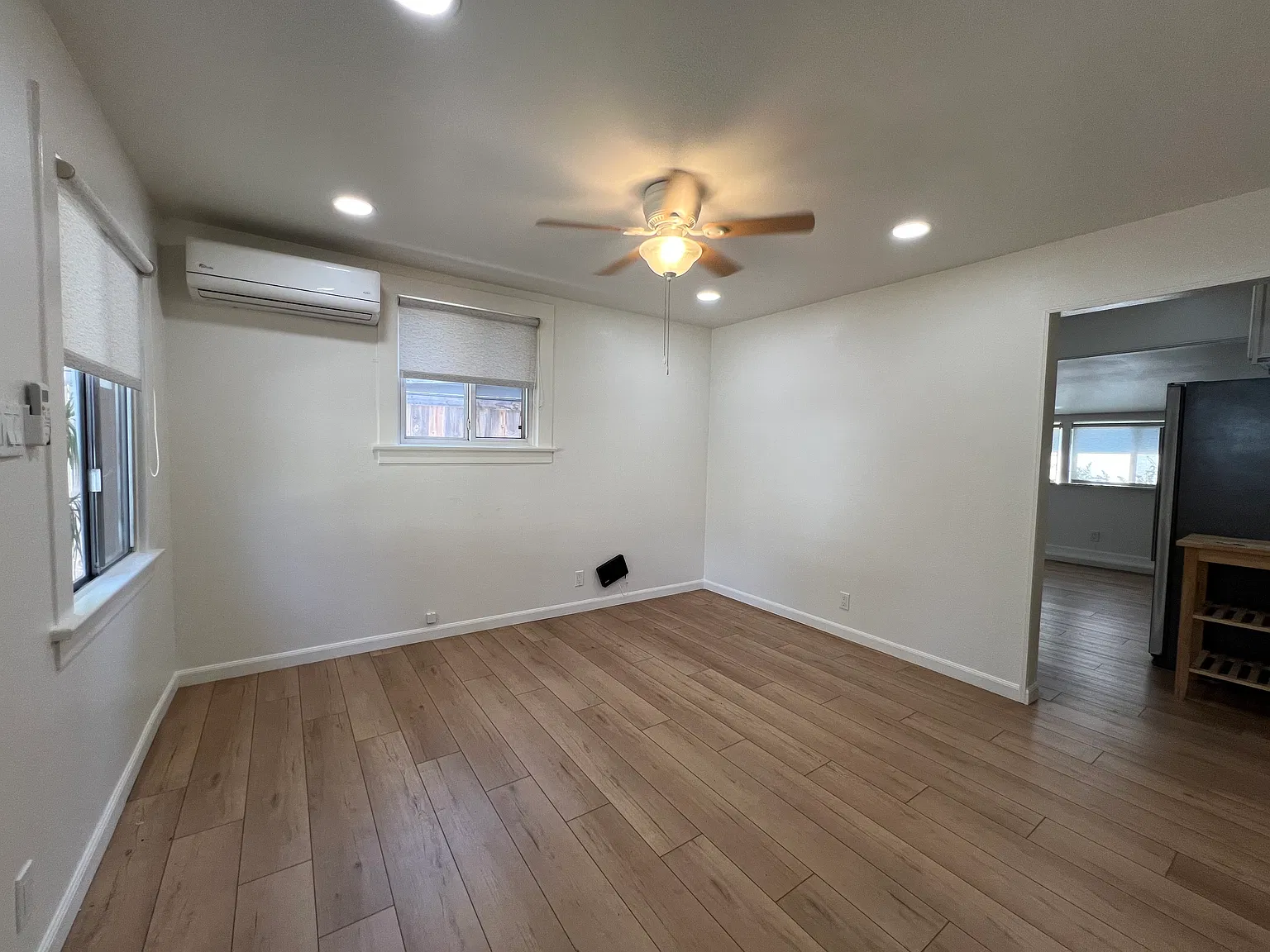 1 bed, 560 sqft, $2,300 — Photo 3