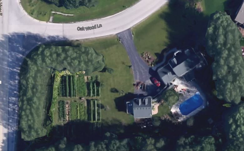 1st image of 100 Oakwood Ln