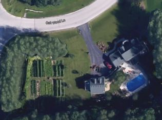 100 Oakwood Ln, North Prairie, WI 53153