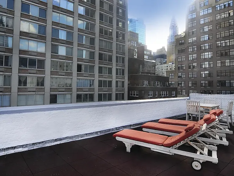 330 E 46th St #2J — Photo 10