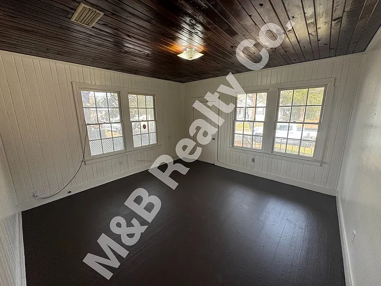 958 S Scott St #B — Photo 8