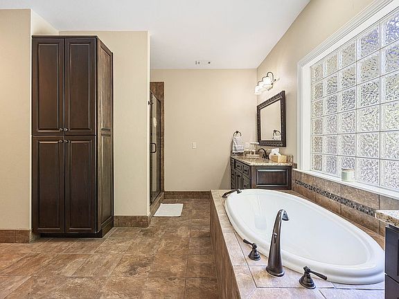 M. Bath with Walkin Shower