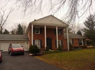 9 Creekside Ln, Camp Hill, PA