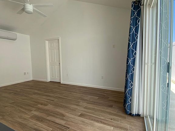 5th image of 14349 Martha St