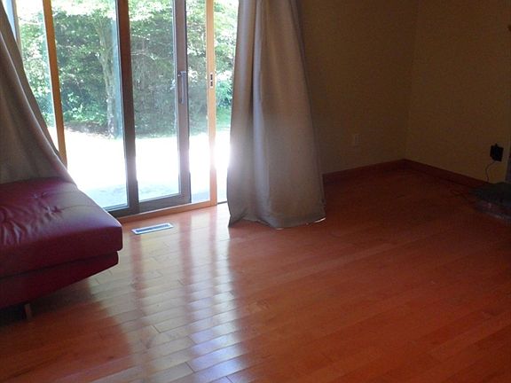 4th image of 27 Frances Dr #27