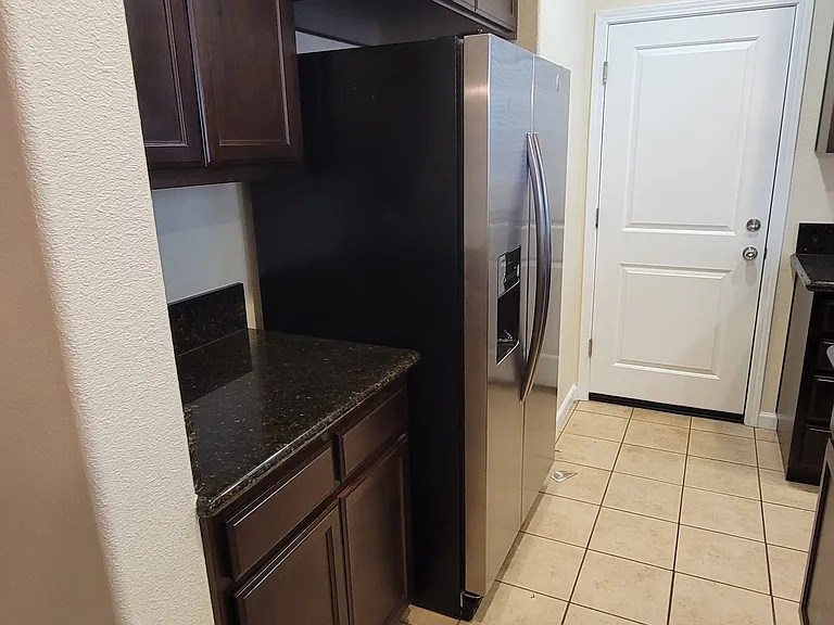 2486 Boxwood St — Photo 3