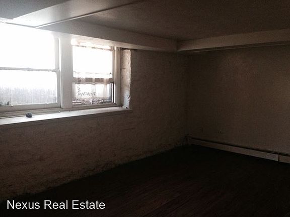 5th image of 200 Stratford Ave #B