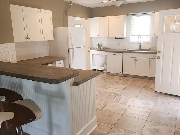 646 Beech St #1 — Photo 3