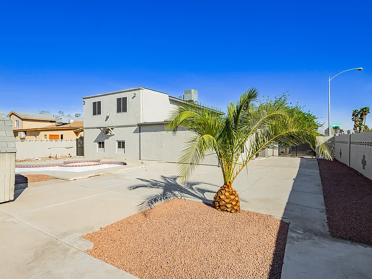 3969 Manford Cir — Photo 63
