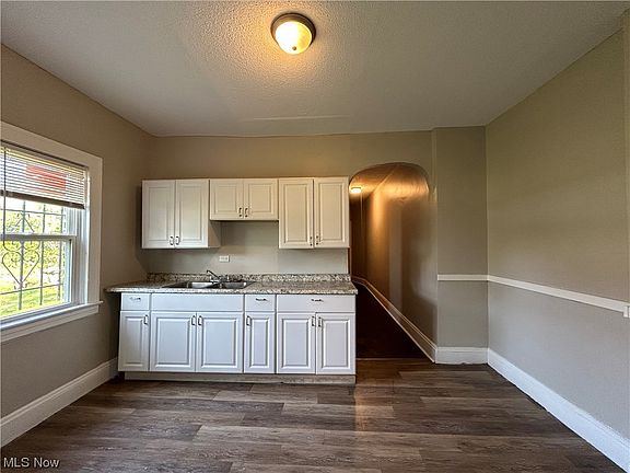 3rd image of 3423 E 140th St
