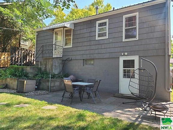 5th image of 3417 Virginia St