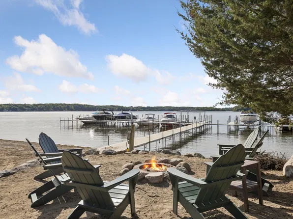 28010 Boulder Bridge Dr, Shorewood, MN 55331