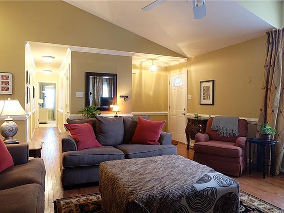 5th image of 9733 Fernleigh Dr