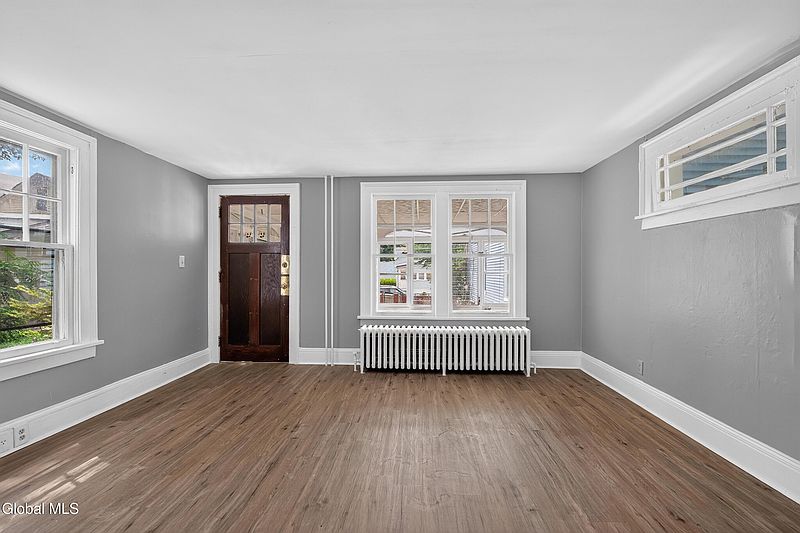 5th image of 3034 7th Avenue