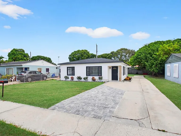 608 Fairfax Rd — Photo 61