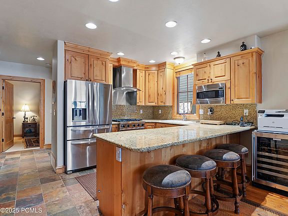 4th image of 556 Deer Valley Loop Rd #556A