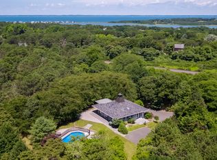 83 Porter Rd, Southampton, NY 11968