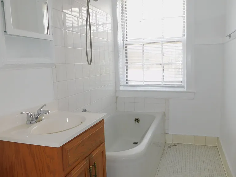 905 Sherman Ave #10 — Photo 6