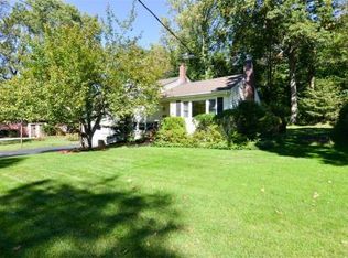 8 Windsor Dr, Park Ridge, NJ 07656