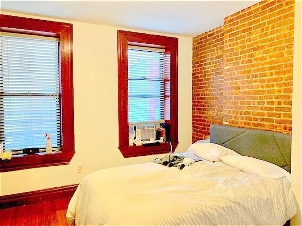 2nd image of 114 E 97th St #1AW
