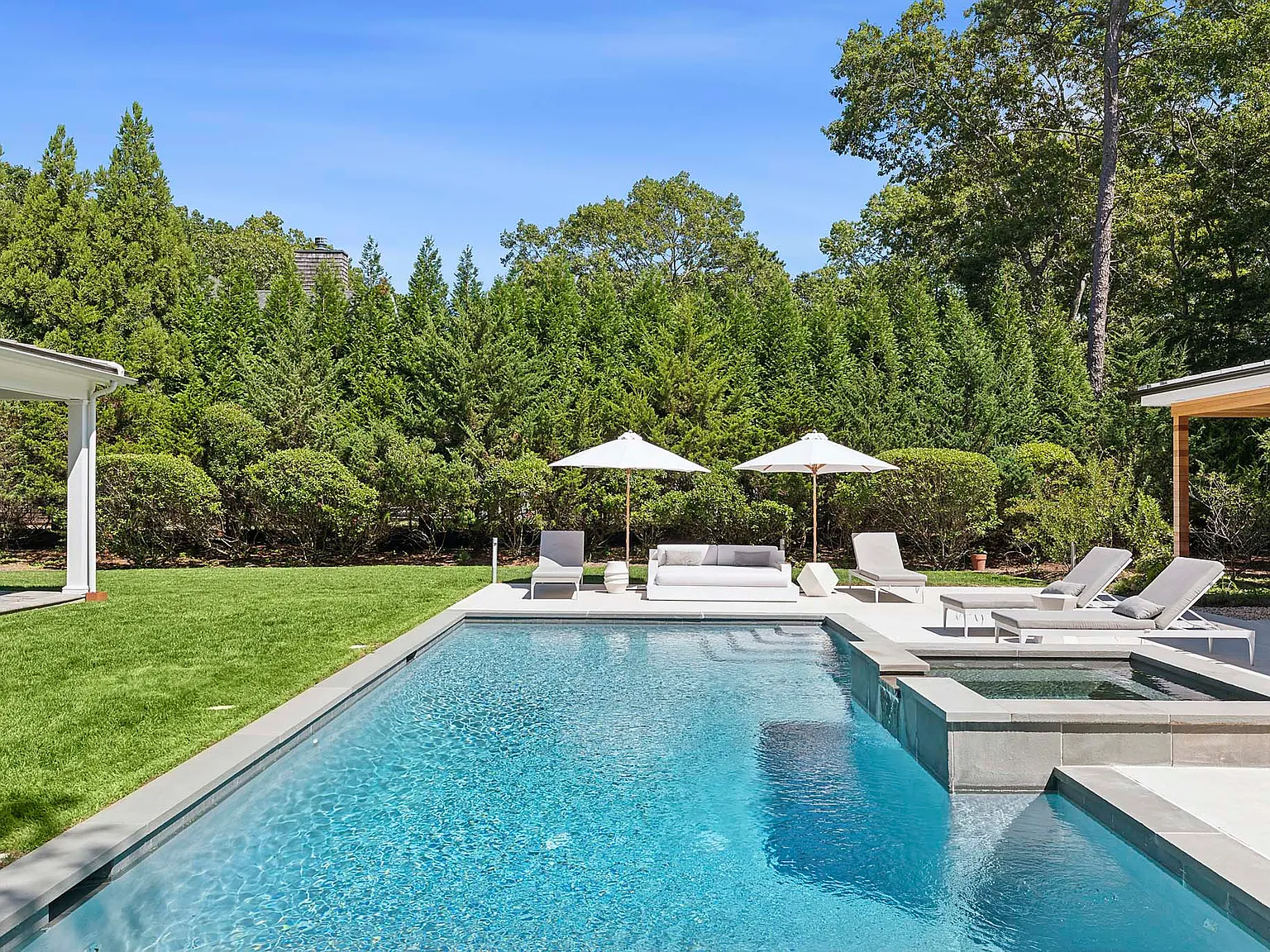 Sophisticated & Private Rental With Heated Pool & Spa — Photo 3