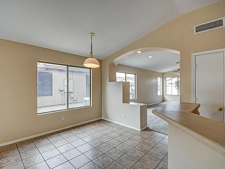 31111 N Claridge Cir — Photo 15