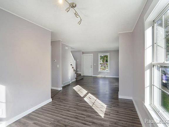 5th image of 1115 Cass Ave SE