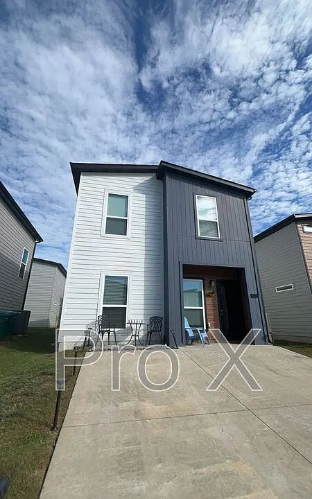 1050 Ventnor Ave